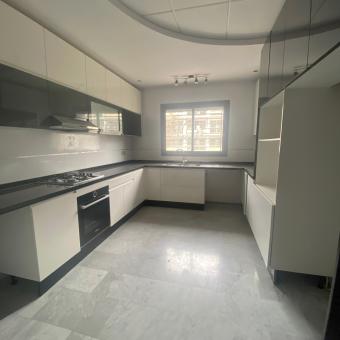 شقة (برطما)  5 غرف 196 م² - Photo 0