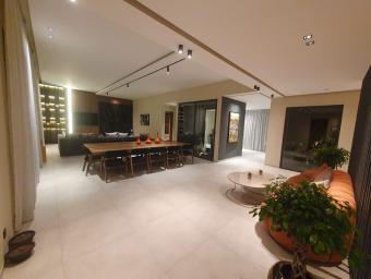 Villa  4 pièces 240 m² - Photo 0