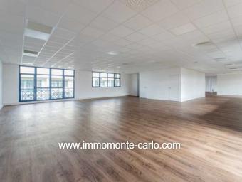 Local commercial   350 m² - Photo 0
