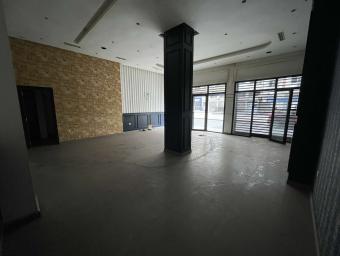 Local commercial 4 pièces 120 m² - Photo 0
