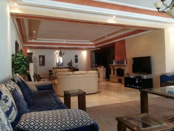 شقة (برطما)  7 غرف 304 م² - Photo 0