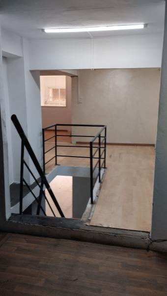 Local commercial   210 m² - Photo 0